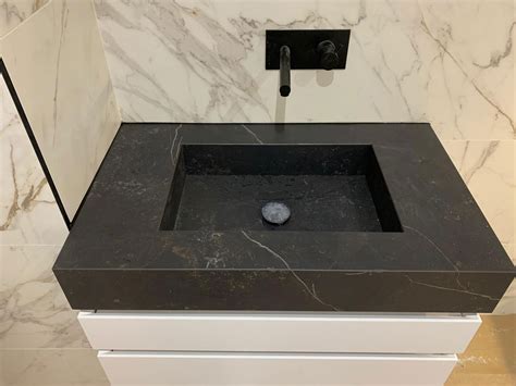 Lavabo Integrado En Marmol Negro Madero Atelier