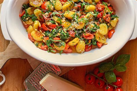 Recept Voor Vegetarische Gnocchi Met Tomaat En Spinazie Flofood Nl