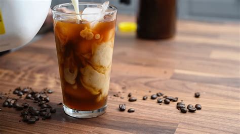 Seemed a little more trendy than i was expecting and if you aren't a complete coffee connoisseur like me who typically gets starbucks, you may have to see what they offer and… How to make iced coffee at home - Reviewed Kitchen & Cooking