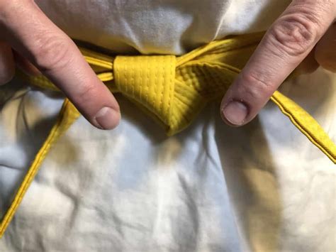 How To Tie A Karate Belt Tightly That Wont Suffocate Pics And Video