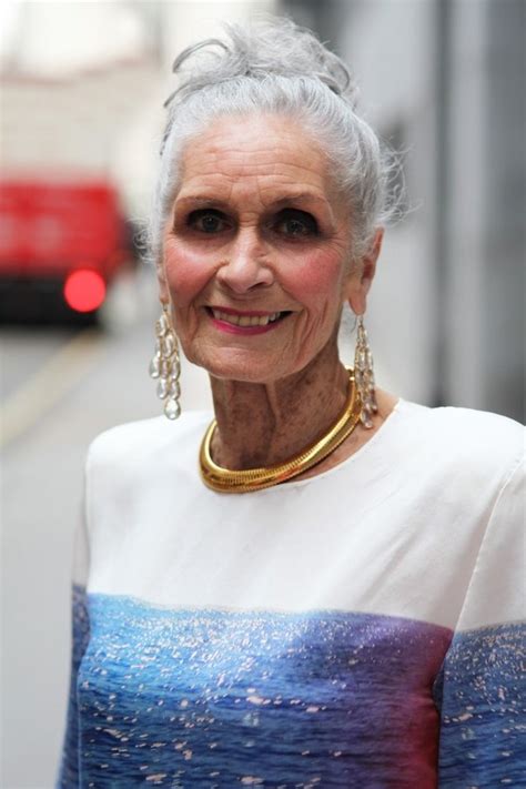 7 Most Beautiful And Inspiring Over 50s Models Celebs