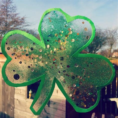 40 Easy Shamrock Crafts For Kids Thatll Make Your Kids Fall In Love