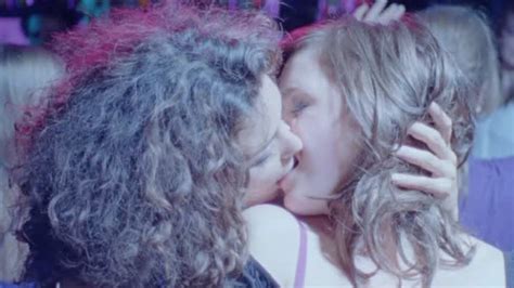 Anna Raadsveld And Charlie Dagelet Lesbian Kiss Lesbian Media Blog