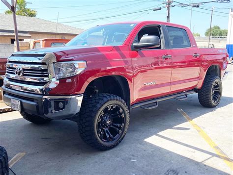 Toyota Tundra Red Fuel Off Road Vapor D560 Wheel Front