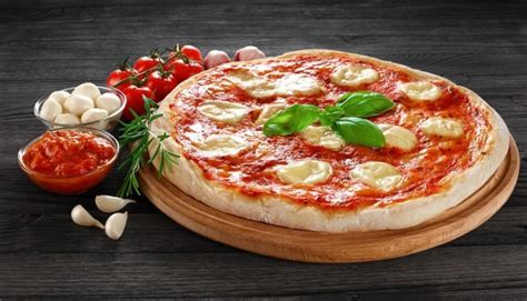 Pizza Margherita Authentic Italian Recipe