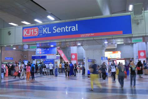 I reached kl sentral 10 minutes late as the train was held up behind a late komuter train at kajang. De Post Kuala Lumpur Malasia Van KL Sentral LRT ...