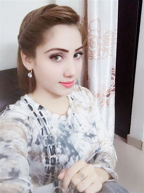 find the perfect beautiful girls selfie albela cute and beautiful pakistani selfie girl from