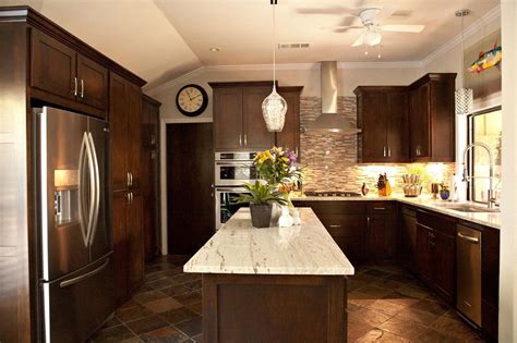 This tone of cabinetry can. Colors (not backsplash--quartz instead?) | Dallas kitchen ...