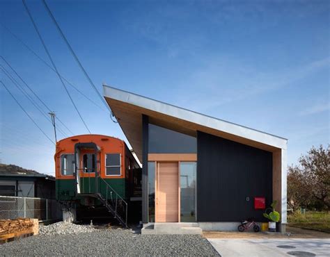 Modern Japanese Home Creatively Finds Extra Room In A