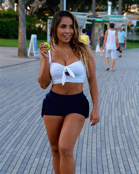 Diana Maux From Colombian Fitness Coach To Instagram Sensation Viral Media