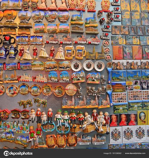 Bipa online shop einfach bequem online bestellen. Vienna-Souvenir-shop — Redaktionelles Stockfoto © ibogdan ...