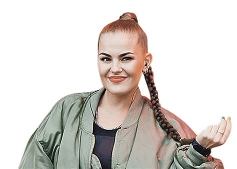 Примерно, как настя каменских и потап, комически изображавшие брата и сестру, смотрятся последний как минимум год илья прусикин и софья таюрская — солисты группы little big. Фото Софья Таюрская