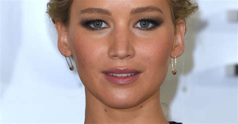 Jennifer Lawrence Wears Reverse French Braid To Passengers Photocall