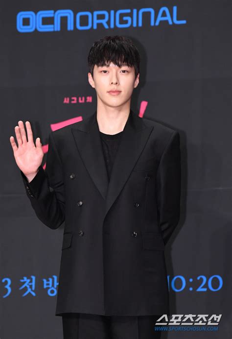 Eddig 1409 alkalommal nézték meg. ' Kill It' press conference: Jang Ki Yong - Nana