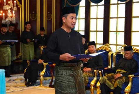 Pengertian surat resmi dan contohnya, ciri, jenis, fungsi dan struktur surat. Surat Rasmi Kepada Menteri Besar Johor