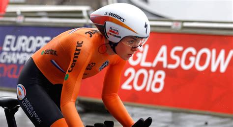 Anna van der breggen (born 18 april 1990) is a dutch racing cyclist. Anna van der Breggen takes world title after 40K solo ride - Sportsnet.ca