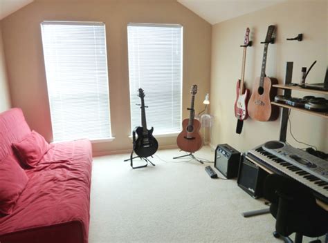 I'm very keen that the system have high sound fidelity. 10 New Collection of Music Bedroom Ideas | HomeMydesign