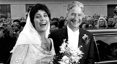En syntaktisk analyse av setninger med kopulaverb det humanistiske fakultet institutt for språk og litteratur. Sissel Kyrkjebø og Eddie Skoller giftet seg i Bergen i 1993.