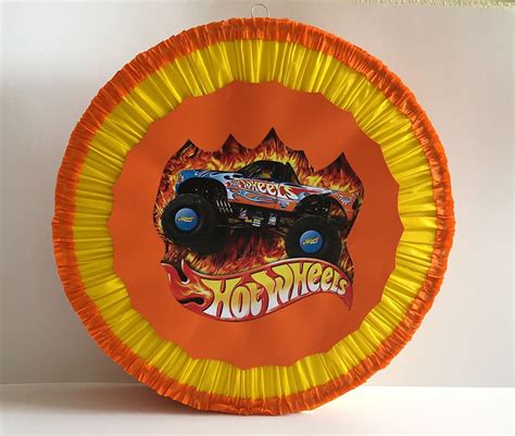 Para los niños amantes de #HotWheels #menudafiesta #piñartista #