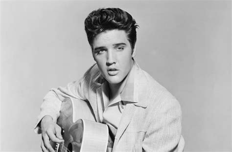 Conspiracy Theorists Claim Photo Shows Elvis Alive And Celebrating His