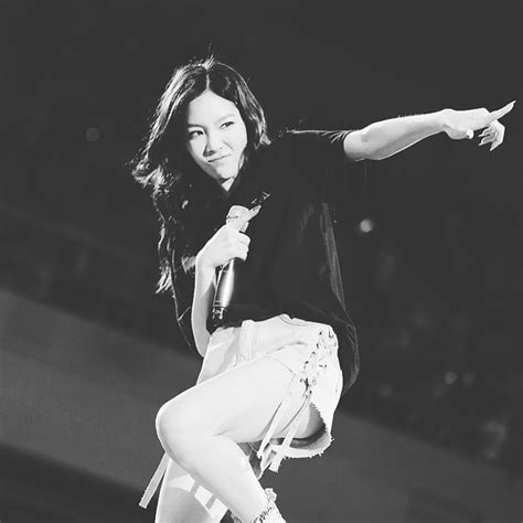 Snsd Taeyeon Updates With Pictures From Her Persona Concert In Taiwan Wonderful Generation