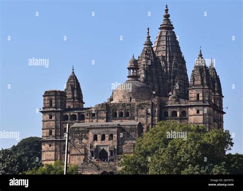 Chaturbhuj Temple Dedicated To The Lord Vishnu Built In 16th Century