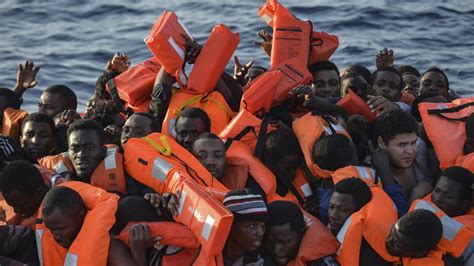 Video Près De 2 000 Migrants Sauvés En Trois Jours En Méditerranée