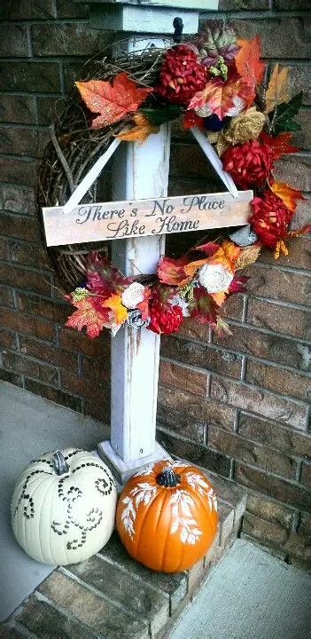 22 Admirable Wreath Stand Ideas For A Perfect Display