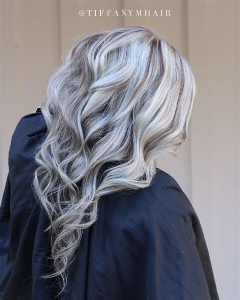 14+ Sensual Women Hairstyles Top Knot Ideas | Platinum blonde hair