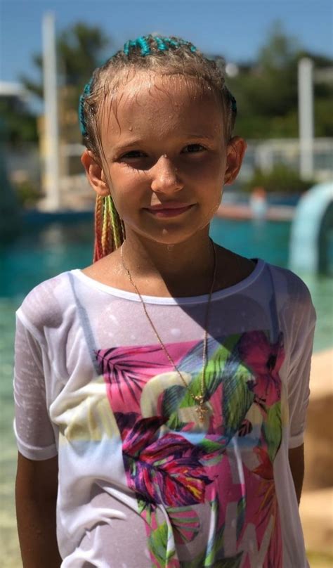 Mini Top Model Savina IMGSRC RU