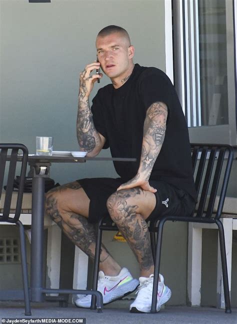 AFL Superstar Dustin Martin Spotted On A Lunch Date With Mystery Blonde Woman At Bondi Beach