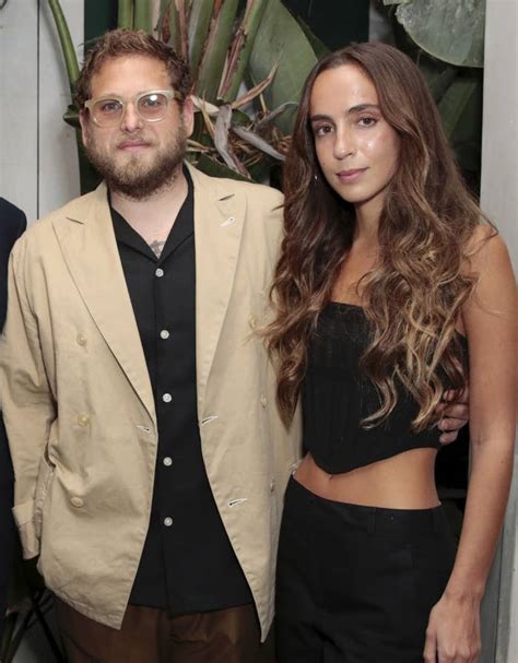 Jonah hill was born and raised in los angeles, the son of sharon feldstein (née chalkin), a fashion designer and costume stylist, and richard feldstein, a tour. Jonah Hill And Gianna Santos Split