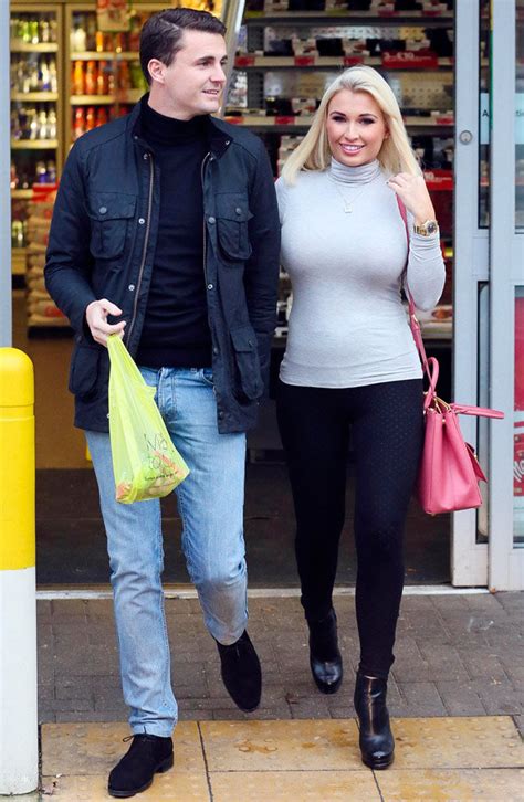 The mummy diaries since 2016. Billie Faiers debuts pregnancy bump in clingy top on day ...
