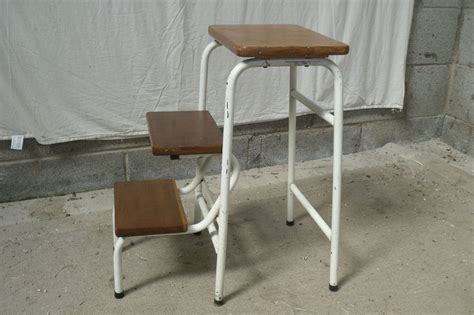Classic traditional design ensures timeless appeal for this lovely step stool. VINTAGE WOODEN KITCHEN STEP STOOL LADDERS STEPS FOLDING ...