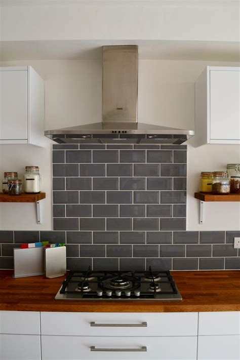 The kitchen range hoods are a stylish addition to any kitchen setting. Best 25+ Kitchen extractor ideas on Pinterest | Oven ...