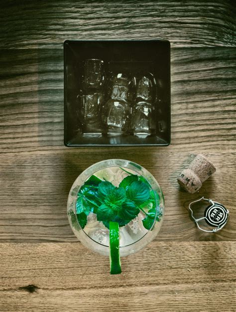 Sul nostro sito trovate la ricetta completa, cliccate qui sotto! Hugo drink: il cocktail con Prosecco e sciroppo di Sambuco