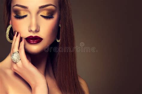 Luxury Fashion Style Nails Manicure Cosmetics And Make Up Stock Image Image Of Beautiful