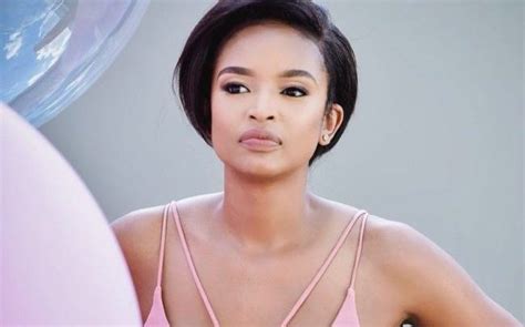 Ayanda is no stranger to looking fit, and to show her true dedication to her body she's boxing and lifting her way into and out of the festive season. Ayanda Thabethe Celebrates 1 Million Instagram Followers ...