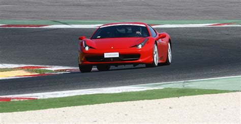 Gli appassionati in lombardia e d'italia potranno guidare le nostre ferrari, porsche e lamborghini Guidare una Ferrari su pista a Adria, guidare Ferrari sul autodromo Adria International Raceway ...