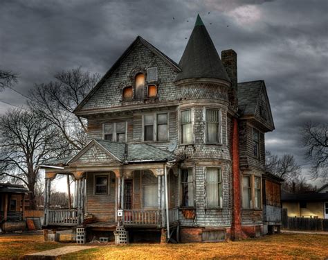 Paranormal Halloween Geekery 7 Haunted Houses And Spooky