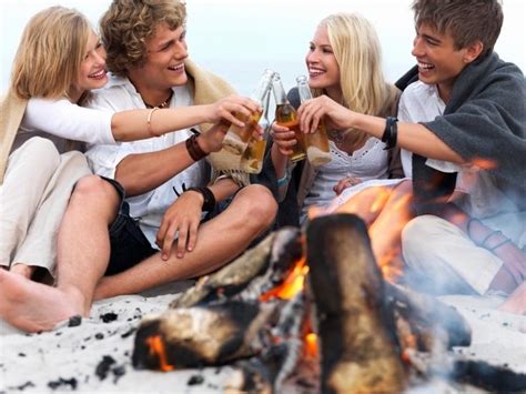 How To Throw A Beach Bonfire Party Ehow Beach Bonfire Parties
