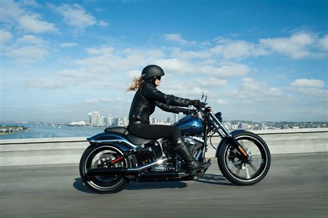 Motos novas e usadas com o melhor preço do mercado! HARLEY DAVIDSON Breakout - 2012, 2013 - autoevolution