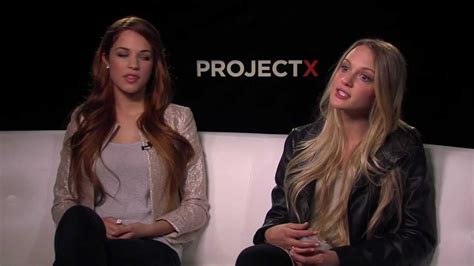 Делейни томас (delaney thomas) футбол полузащитник дания 03.09.1991. The Party animals of 'Project X' talk to HitFix - YouTube