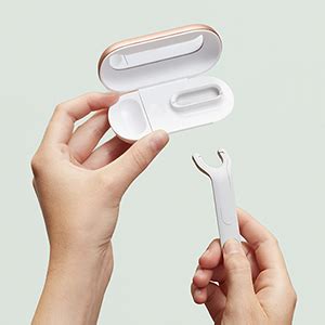 Our new refillable floss pick is endlessly restringable, and comes nestled in a sleek, mirrored magnetic dispensing case. quip | The first floss you'll actually want to use