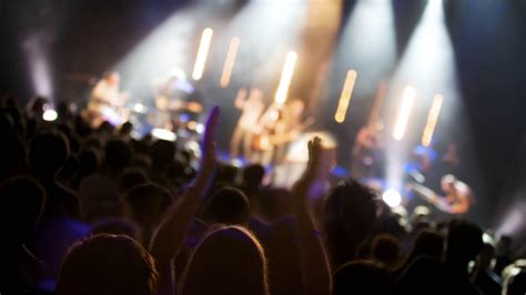Concert Crowd Wallpapers Top Free Concert Crowd Backgrounds Wallpaperaccess