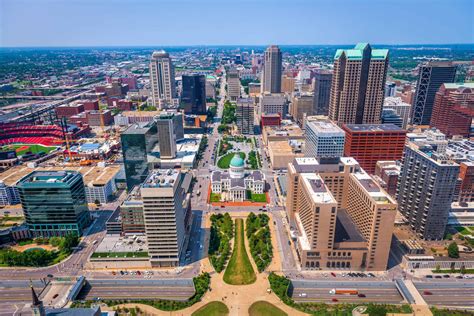 Top 8 St. Louis Suburbs [2024] | 🤗 Best Places to Live Near St. Louis