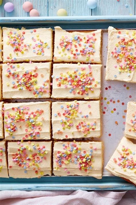 Der einfache limokuchen schmeckt mit zuckerguss oder opulentem frosting. Bunter Konfetti-Kuchen | Rezept in 2020 | Kuchen ...