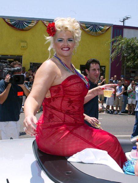 Anna Nicole Smith A Former Playboy Cover Girl Who Lived A Short And