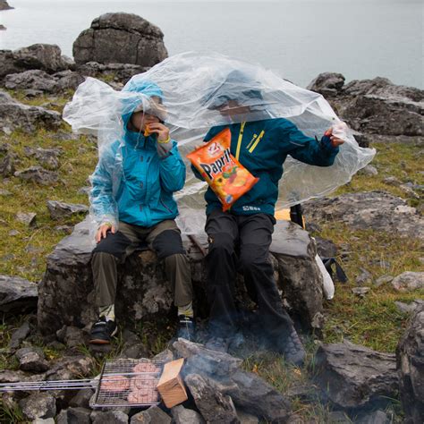 Cold weather hiking has its rewards for the hiker who makes extra preparations and takes extra precautions. Hiking Fail: Picnic in the Rain • Moms:Tots:Zurich