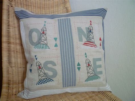 Tondelaya della ventimiglia ретвитнул(а) la sheriff de restaurante. Les 4 cardinales | Cuisine point de croix, Coussin, Broderie